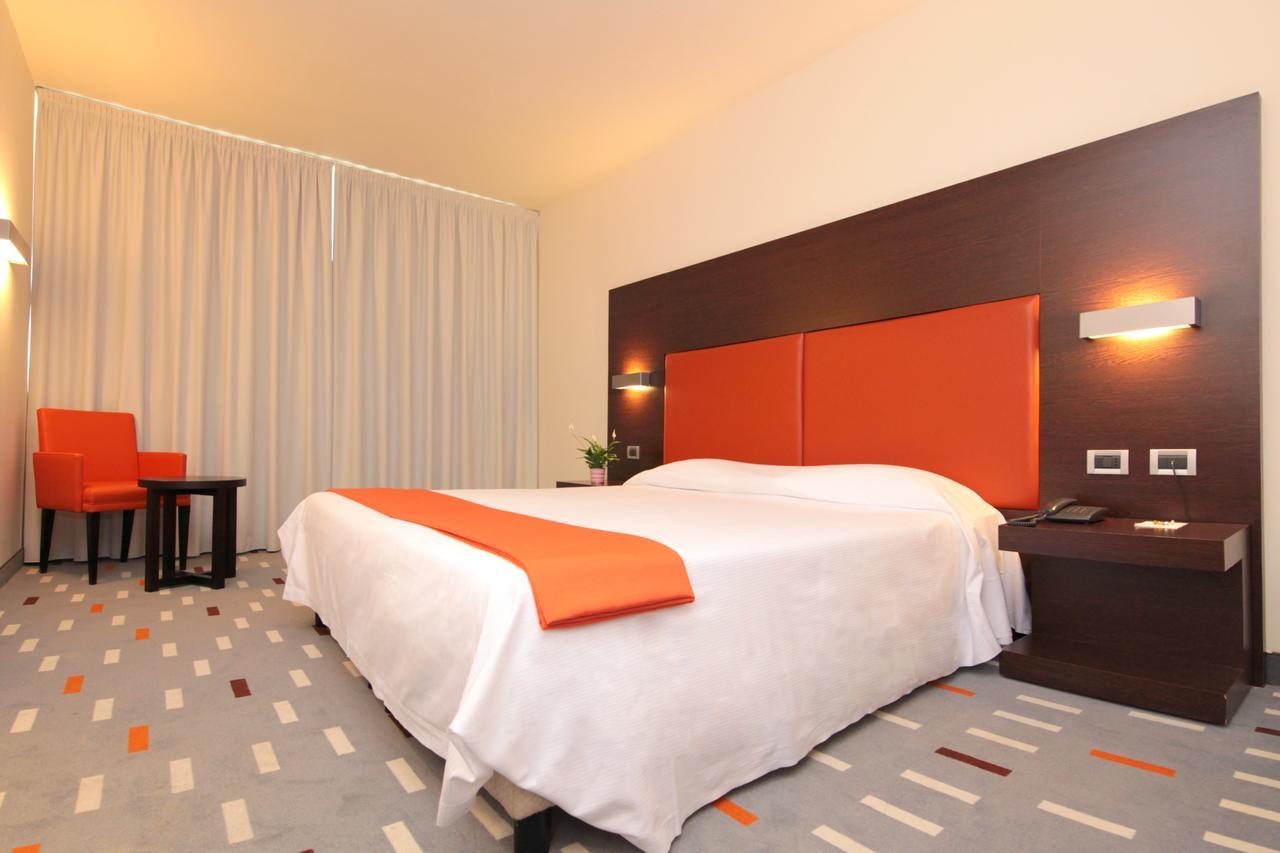 Hotel Major Ronchi Dei Legionari Bagian luar foto