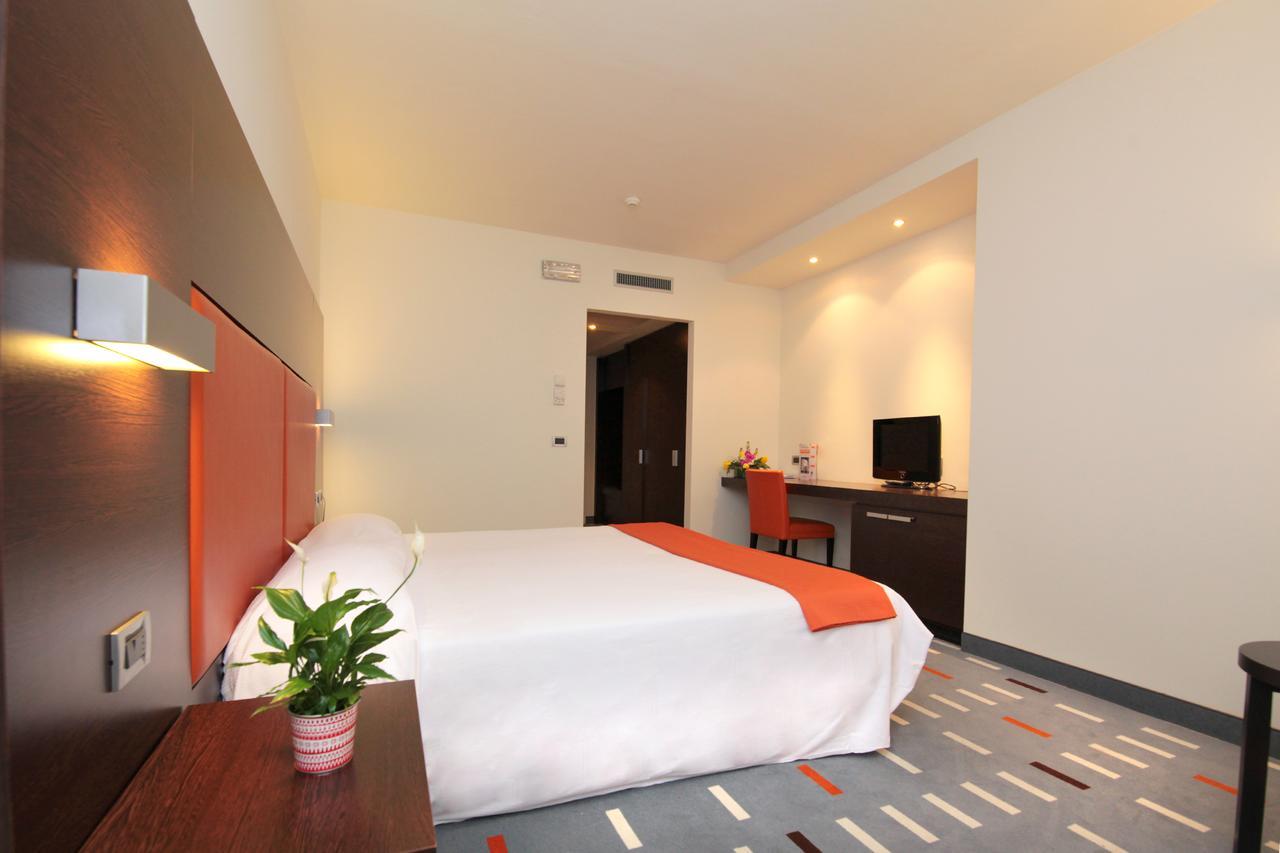 Hotel Major Ronchi Dei Legionari Bagian luar foto
