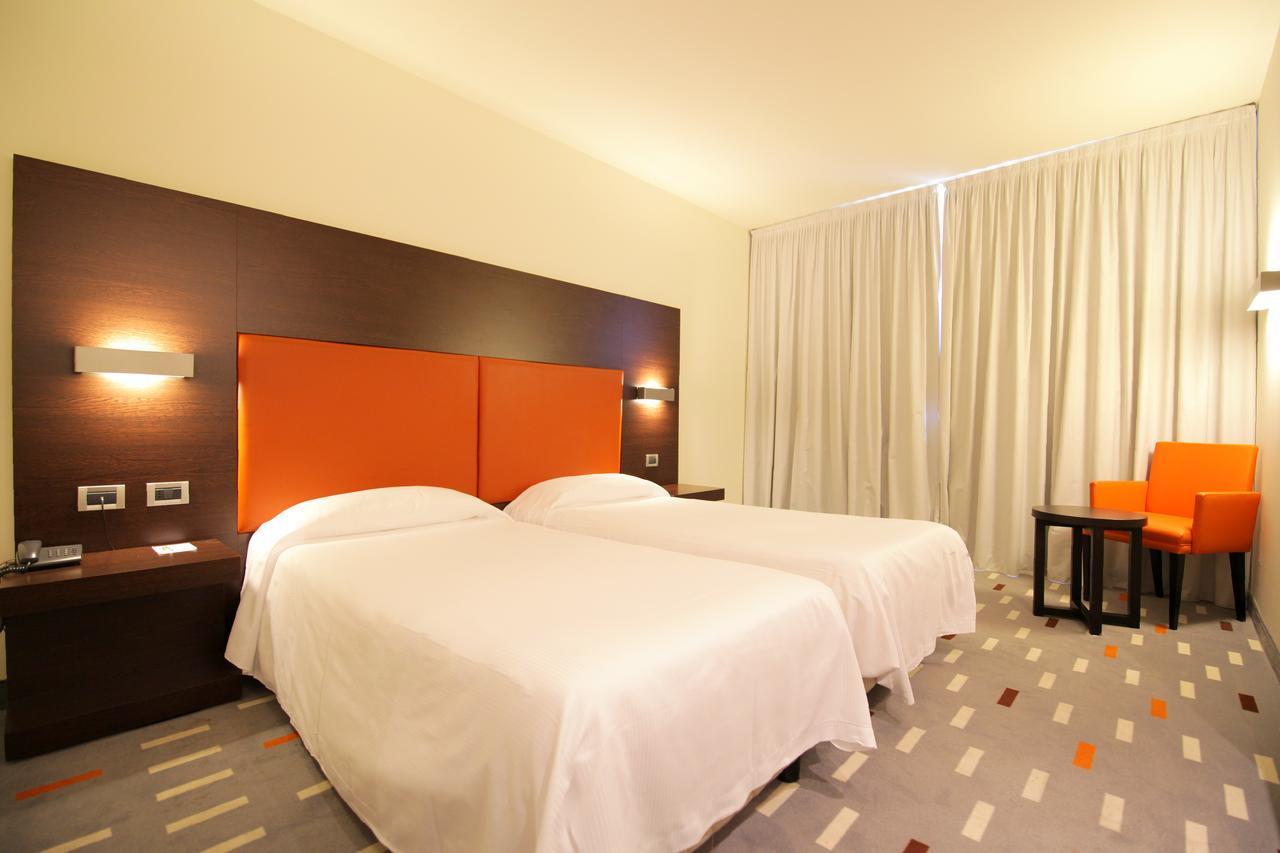 Hotel Major Ronchi Dei Legionari Bagian luar foto