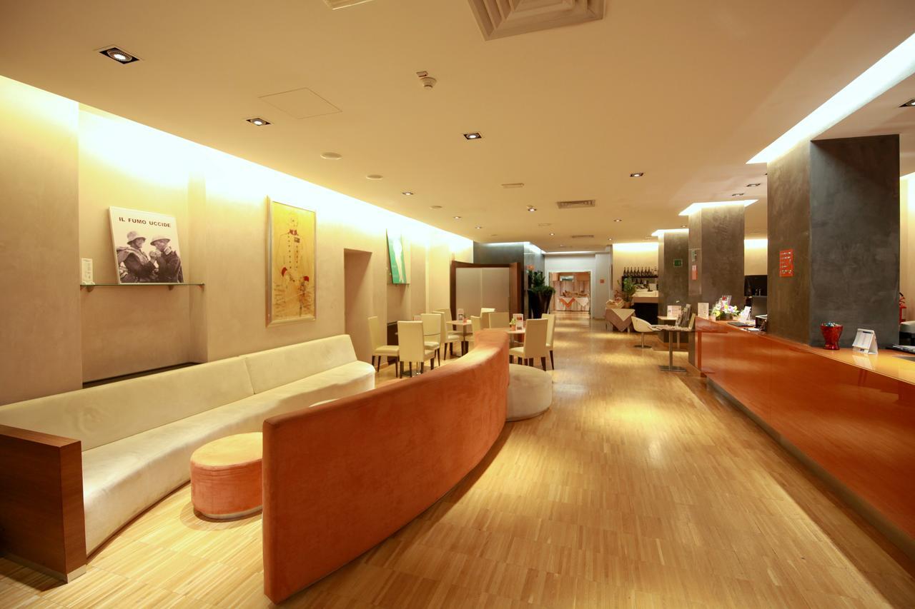 Hotel Major Ronchi Dei Legionari Bagian luar foto