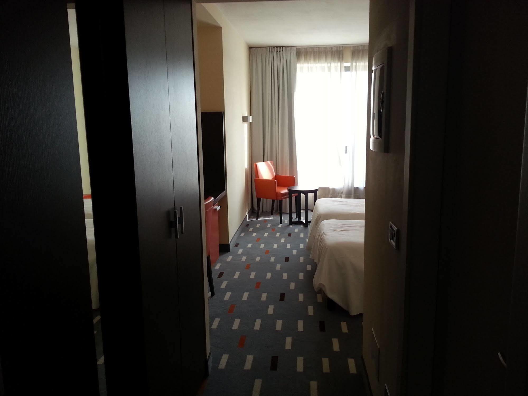 Hotel Major Ronchi Dei Legionari Bagian luar foto